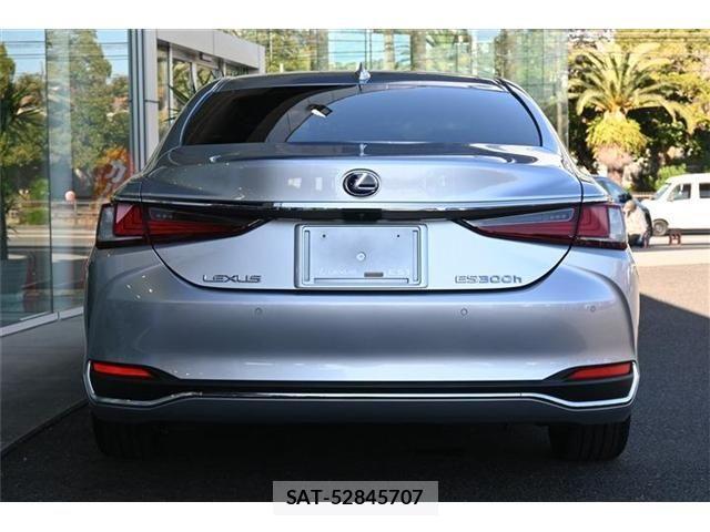 Lexus ES 2022-03 1661426-3