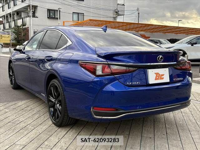 Lexus ES 2021-08 2081714-12