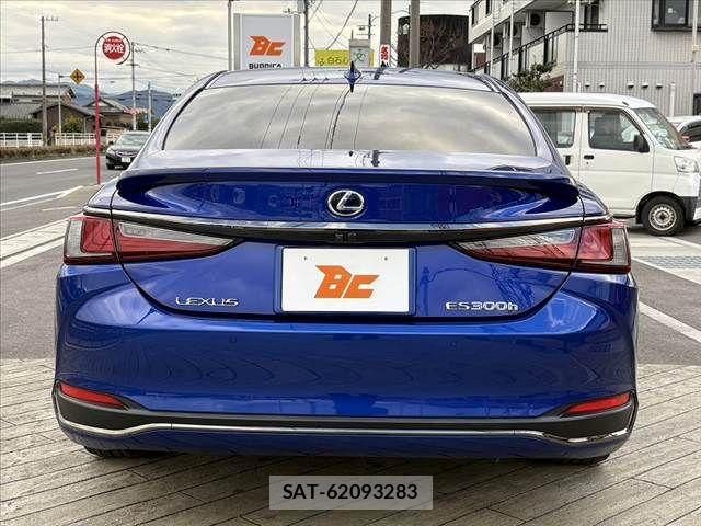 Lexus ES 2021-08 2081714-13