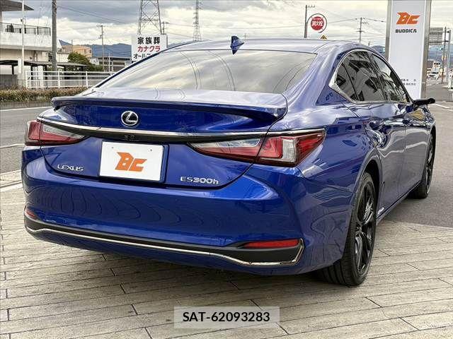 Lexus ES 2021-08 2081714-14