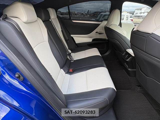 Lexus ES 2021-08 2081714-17