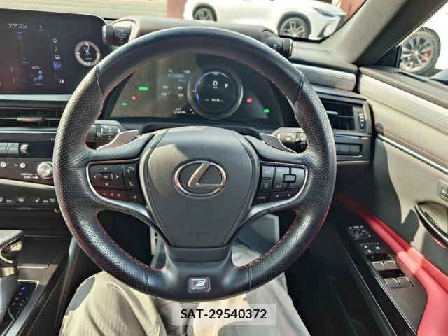 Lexus ES 2021-10 2962767-13