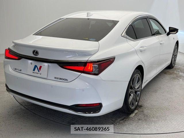 Lexus ES 2019-01 3377683-17