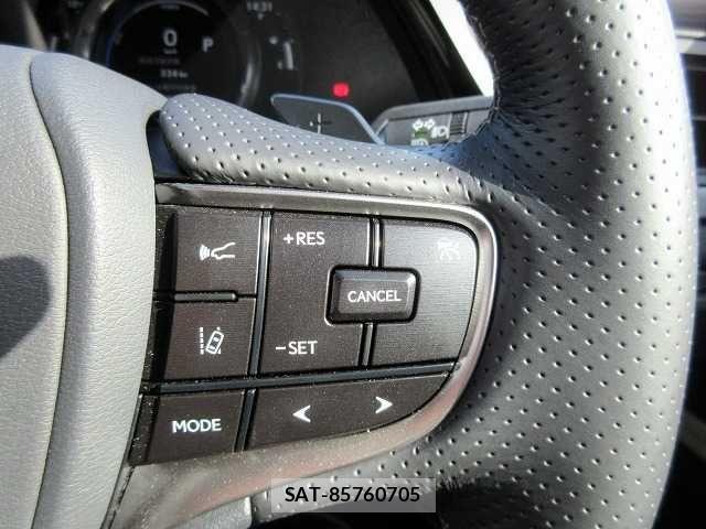 Lexus ES 2023-04 3674368-12