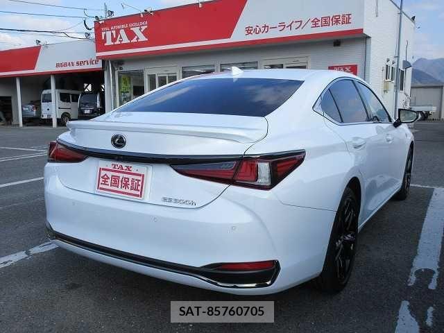 Lexus ES 2023-04 3674368-2