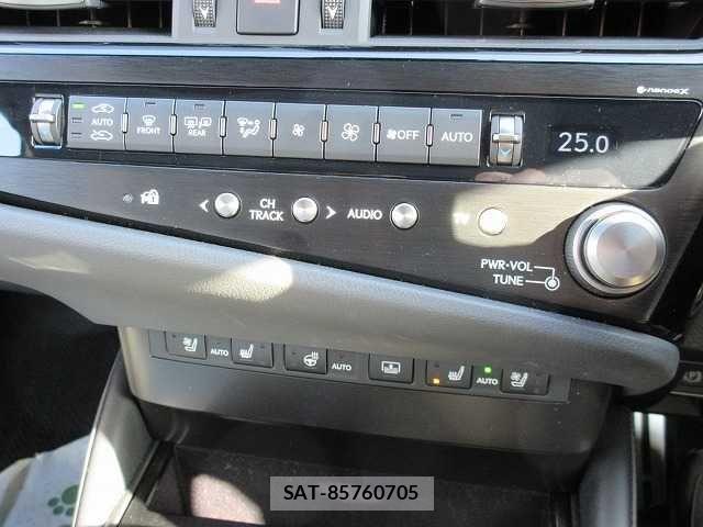 Lexus ES 2023-04 3674368-6