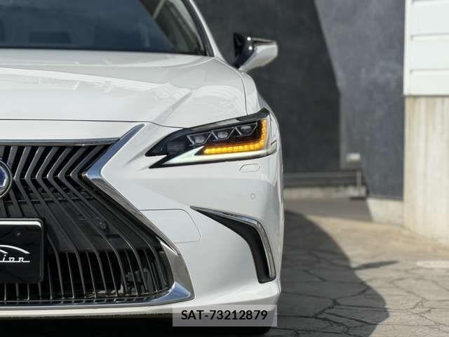Lexus ES 2019-01 3771310-12