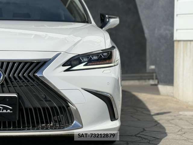 Lexus ES 2019-01 3771310-13