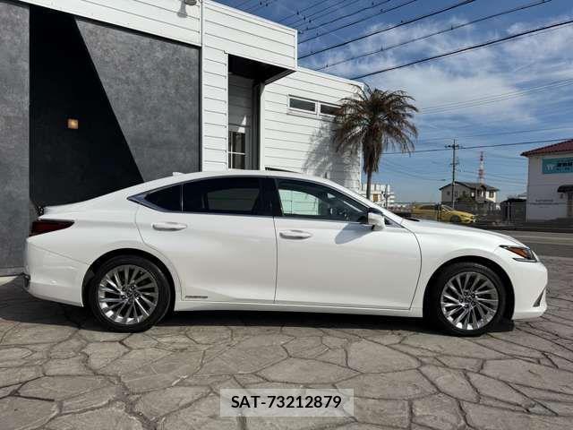 Lexus ES 2019-01 3771310-16