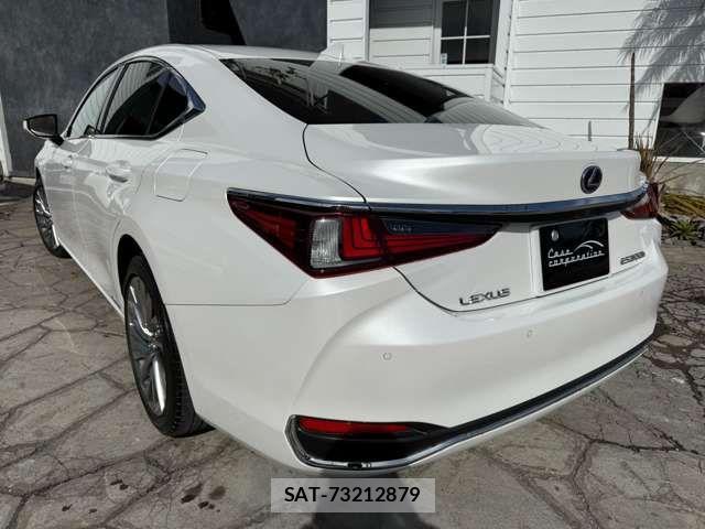 Lexus ES 2019-01 3771310-18