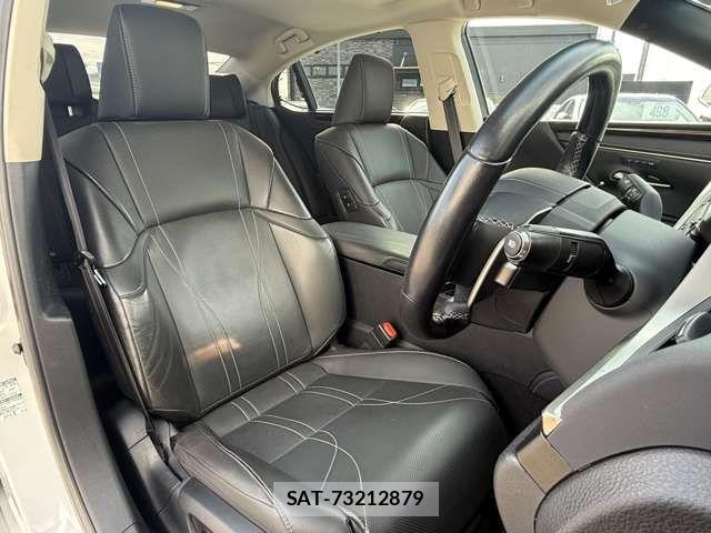Lexus ES 2019-01 3771310-5