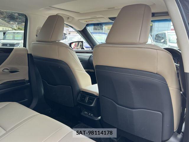 Lexus ES 2021-01 3771320-9
