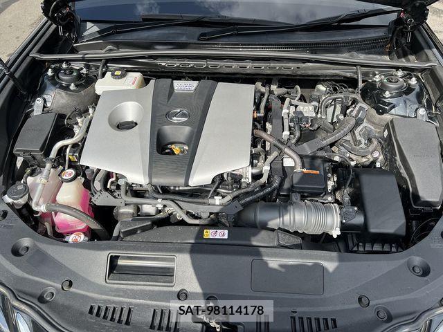 Lexus ES 2021-01 3771320-11