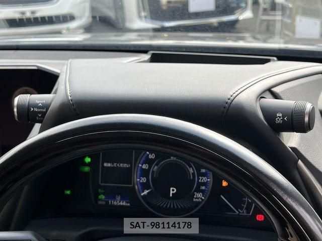 Lexus ES 2021-01 3771320-16