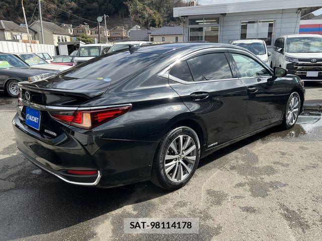 Lexus ES 2021-01 3771320-3