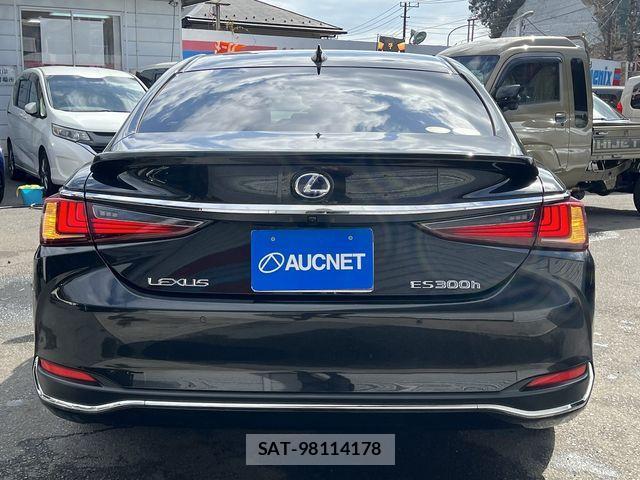 Lexus ES 2021-01 3771320-4