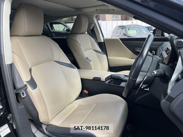 Lexus ES 2021-01 3771320-6