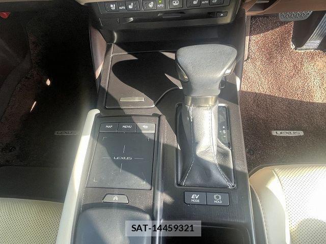 Lexus ES 2021-04 3833270-10