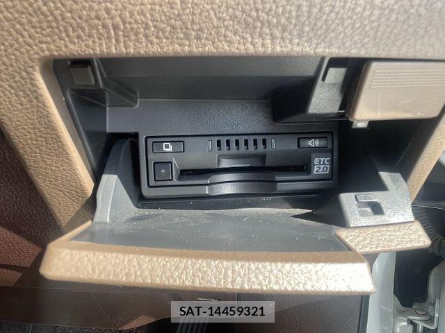 Lexus ES 2021-04 3833270-16