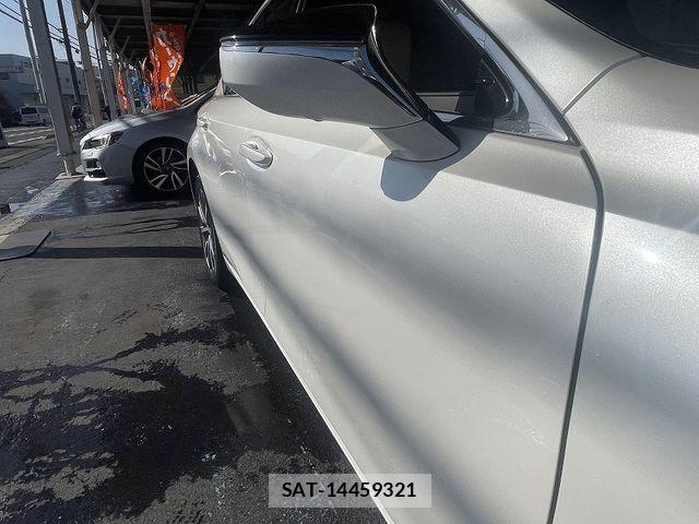 Lexus ES 2021-04 3833270-22
