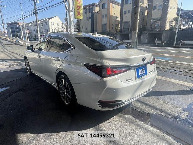 Lexus ES 2021-04 3833270-2