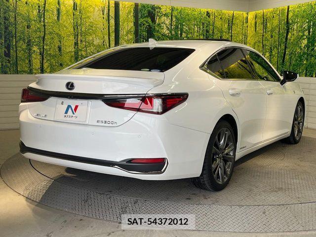 Lexus ES 2019-08 4044513-17