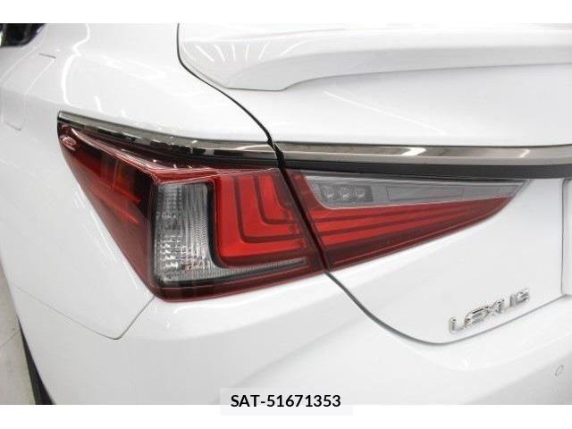 Lexus ES 2020-03 4110192-17