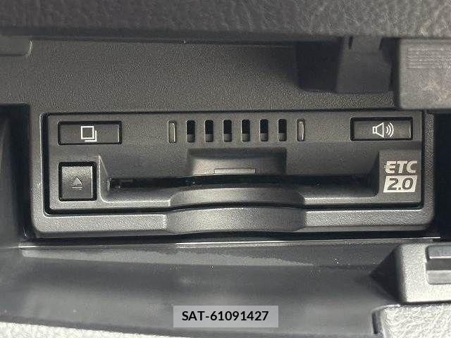 Lexus ES 2019-01 4139841-11