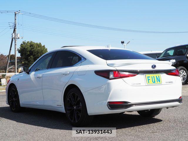 Lexus ES 2022-07 4326133-5