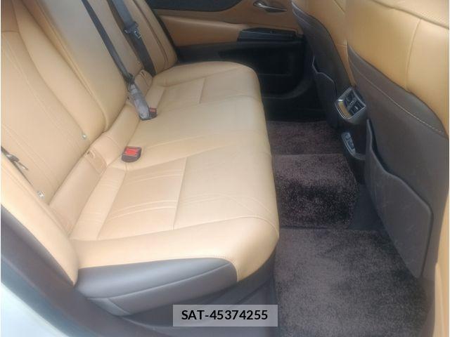 Lexus ES 2021-02 4964057-15