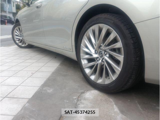 Lexus ES 2021-02 4964057-3