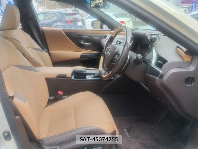 Lexus ES 2021-02 4964057-5