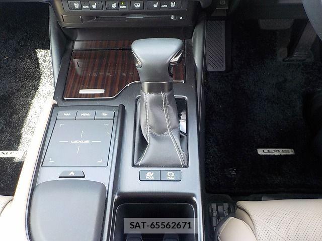 Lexus ES 2019-03 5870792-14