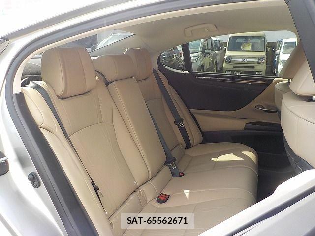 Lexus ES 2019-03 5870792-16