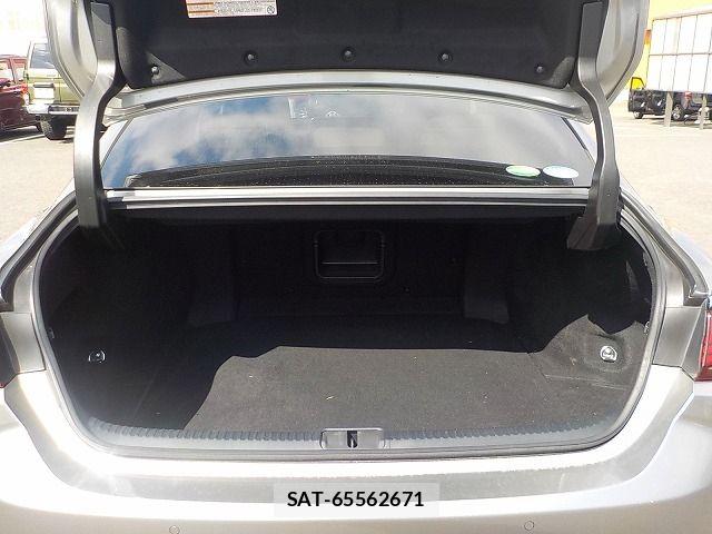 Lexus ES 2019-03 5870792-17