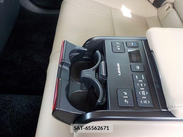Lexus ES 2019-03 5870792-18