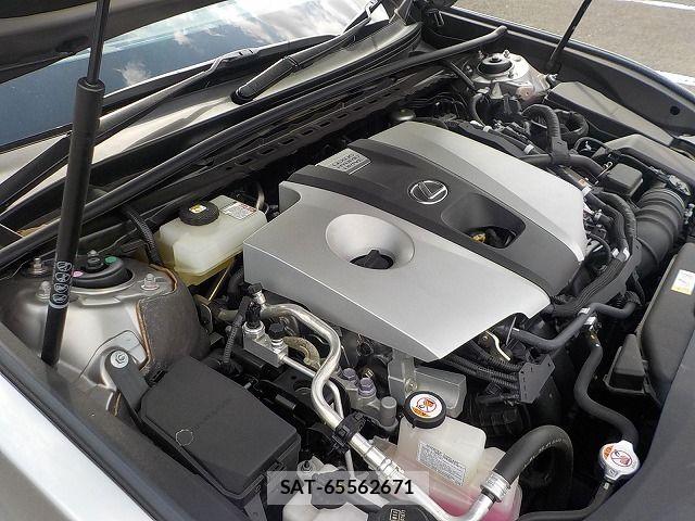 Lexus ES 2019-03 5870792-21