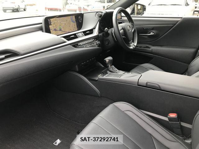 Lexus ES 2019-03 5870791-11