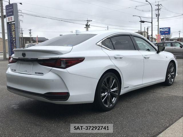 Lexus ES 2019-03 5870791-2