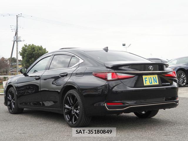 Lexus ES 2023-02 5870789-5