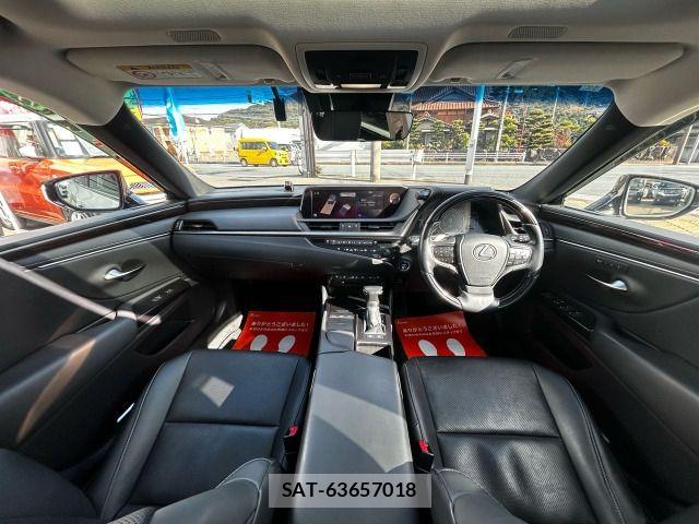 Lexus ES 2019-12 6003107-12