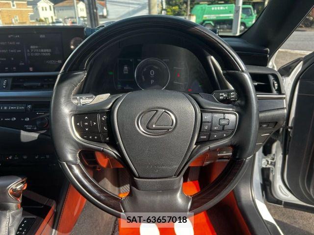 Lexus ES 2019-12 6003107-13