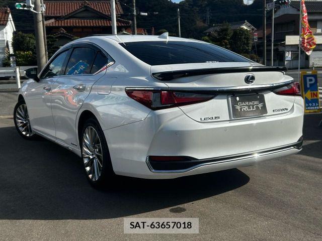 Lexus ES 2019-12 6003107-4