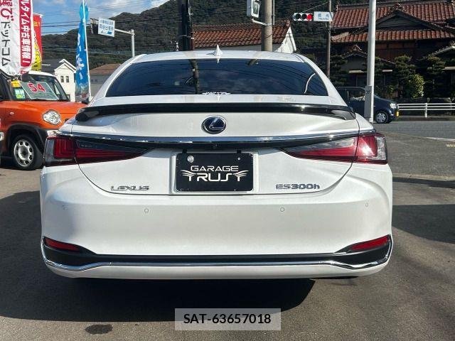 Lexus ES 2019-12 6003107-5