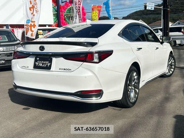 Lexus ES 2019-12 6003107-6