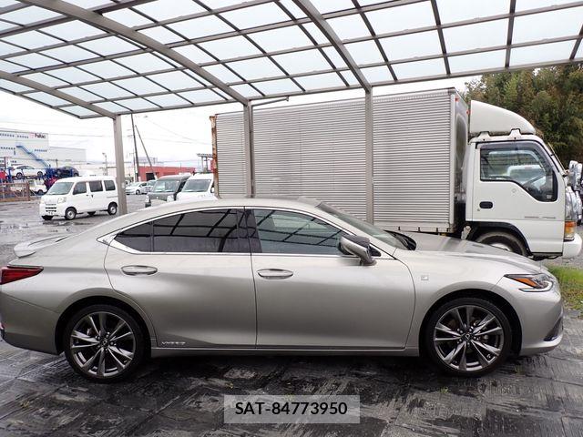 Lexus ES 2019-09 6499414-4