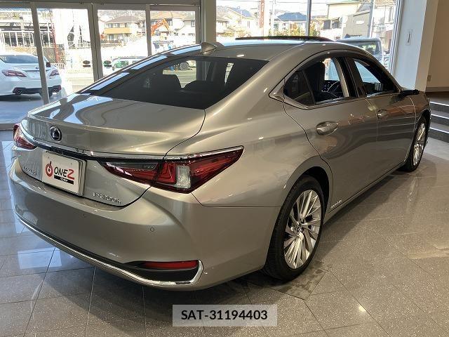 Lexus ES 2019-08 6612776-12