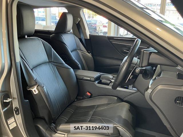 Lexus ES 2019-08 6612776-24