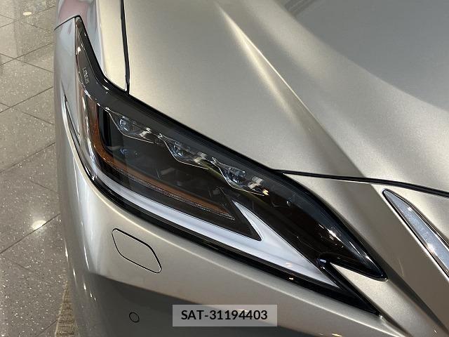 Lexus ES 2019-08 6612776-29