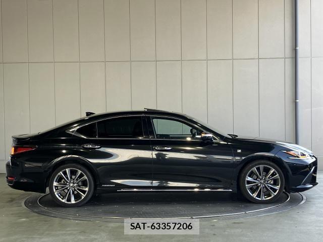 Lexus ES 2019-08 6612778-26